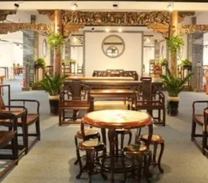 鲁班与家具史的不解之缘：木工行业的鼻祖与原木家具的传奇
