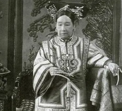 揭秘清朝宫廷秘史——慈禧太后与她的男宠们