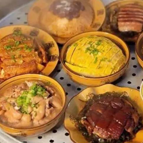 四小碟压桌菜：探寻满族饮食文化与努尔哈赤的传奇