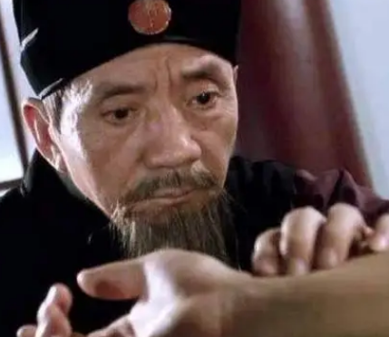 古代御医与太监的收入对比：一段鲜为人知的历史趣闻