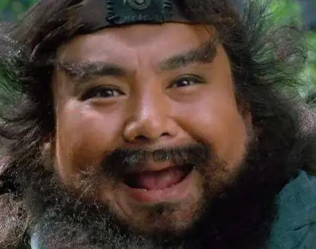 小人物李鬼两次拜李逵：背后的原因探析