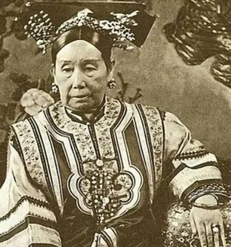 老宫女临终揭示慈禧真实死因：并非久病成疾！