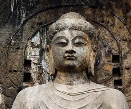 龙门石窟的佛像为何神似武则天？其中有何隐情？
