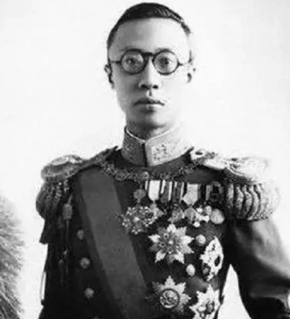 清末皇帝溥仪秘闻：曾光膀子勤练武功为了报复