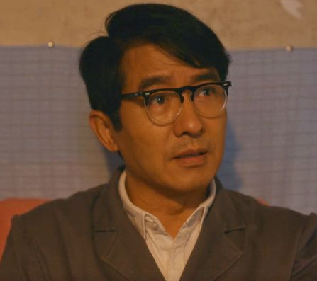 小巷人家黄玲和庄超英争吵的原因是什么？