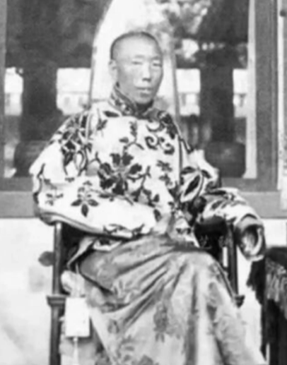 大太监李莲英：光绪救命恩人，也是慈禧绯闻男宠？