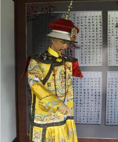 嘉庆之死多个版本：与小太监鬼混被雷劈死？探秘历史真相