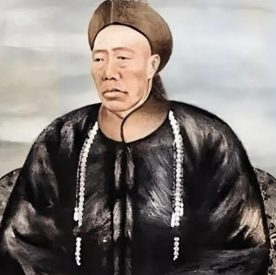 清朝大太监李莲英墓地被挖开后 全场人惊愕！