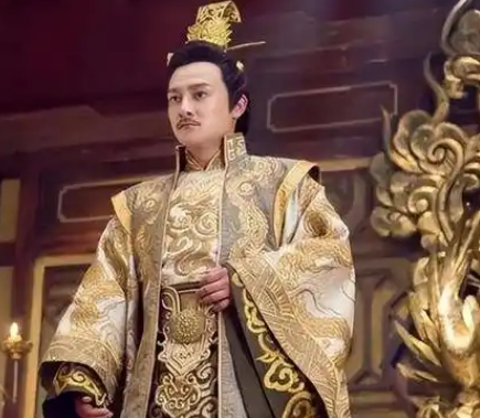 在古代目睹皇帝与爱妃亲热：一场意外的宫廷遭遇