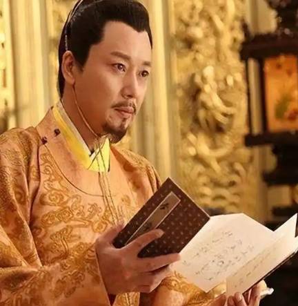 他靠嫂子扶持登上帝位，爱妻亡故后竟做出惊人之举