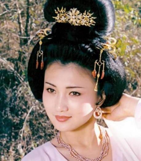 杨玉环投入唐明皇怀抱是心甘情愿的吗？