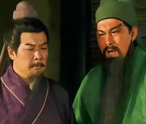 刘备为何唯独不给自己的结义兄弟关羽封侯？