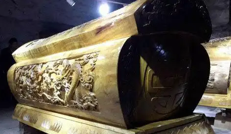 朱元璋下葬竟13口棺同时出城？棺材里面有什么