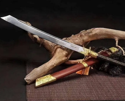古人如何纵横沙场称霸武林？刀与剑历传不衰！