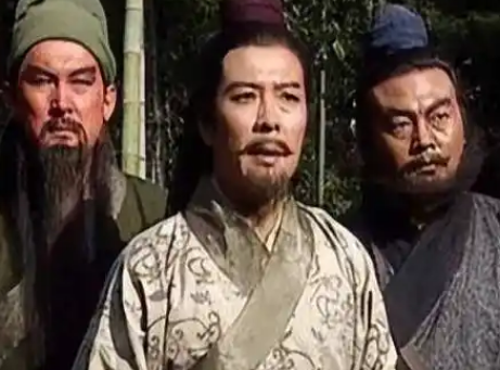 关羽真的是被刘备一步步逼上绝境的