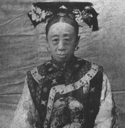 荣寿公主：清末最后的皇室瑰宝及其逝世之谜