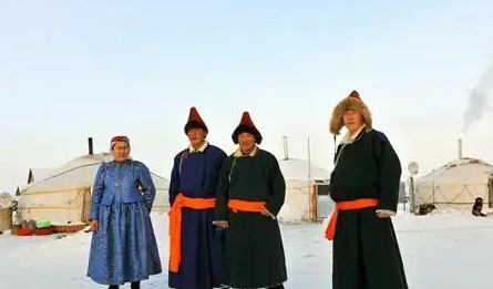 鄂温克族宝宝诞生的神圣洗礼：探索鄂温克族的诞生礼