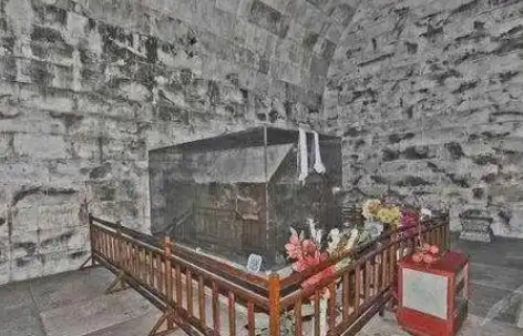 慈禧太后奢华下葬与陵墓被盗的惊人对比