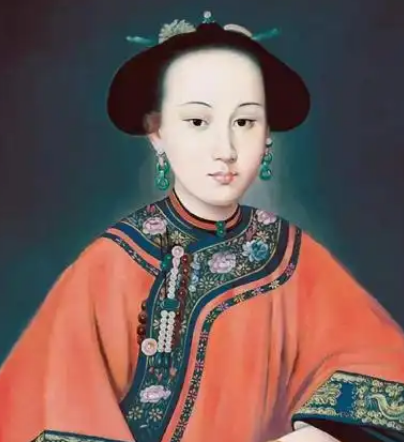 清宫谜案揭秘：乾隆挚爱香妃因何恶疾香消玉殒？