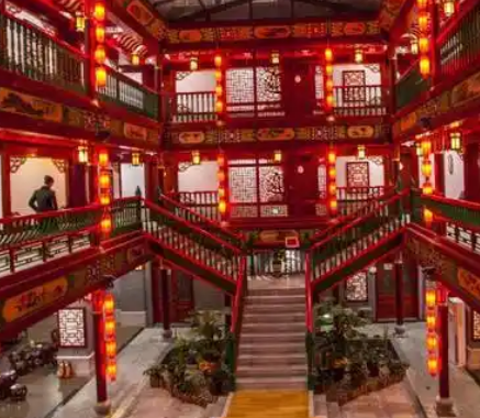 青楼与妓院：历史误读与文化差异的深度剖析