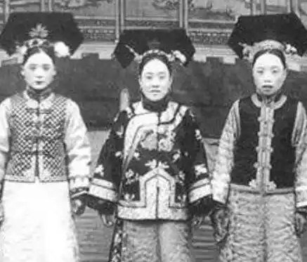 清朝选秀条件严苛至极，清宫剧演绎多偏离史实