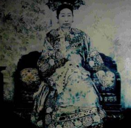 慈禧处死寇连材：因干涉朝政触犯清朝律例