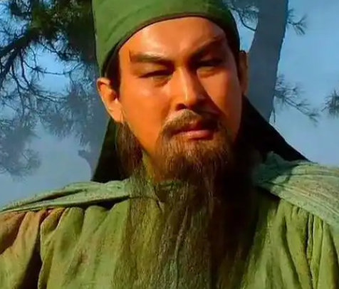 关羽的敬重：目中无人下的例外