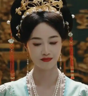 五福临门杨羡姐姐名字是什么？