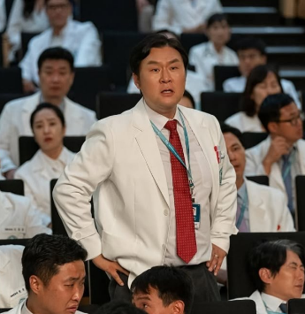 重症外伤中心热播引热议，白江赫遭企调科长污蔑真相终大白