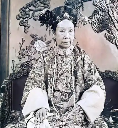 为何无人能够限制慈禧的权力？