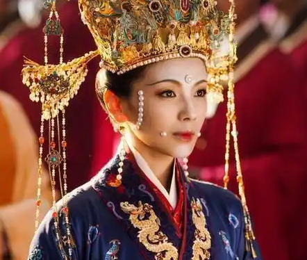刘娥未称帝之谜：与武则天的不同抉择