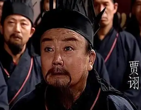 贾诩与郭嘉：智谋之巅的较量