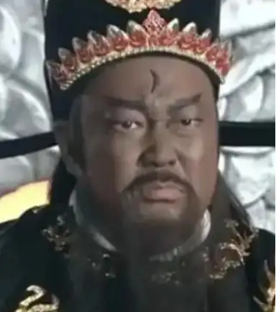 包青天额头上的月牙之谜：真实与否及其深层寓意