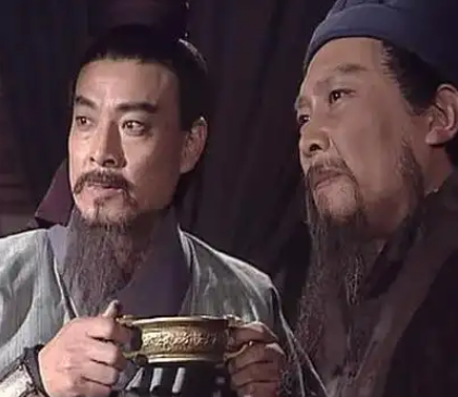 诸葛亮为何选马谡守街亭？背后的考量与无奈