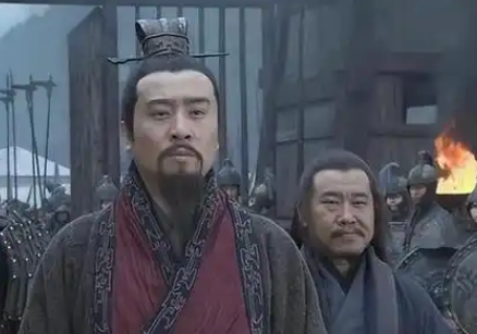 刘备攻打成都的抉择：为何弃庞统上策而择中策？