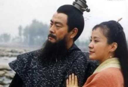 曹操与蔡文姬：情深缘浅，何以无非分之想？