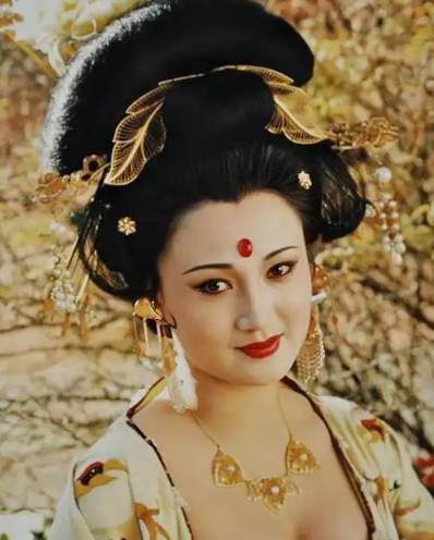 杨贵妃为何未能成为皇后？唐玄宗的宠爱与皇后的缺失
