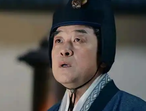 曹腾为何选择成为太监：家族命运的转折点