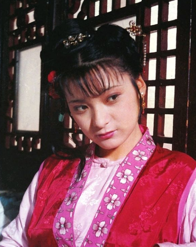 红楼梦最可怕的丫头：宝蟾——毒如蟾蜍的恶仆