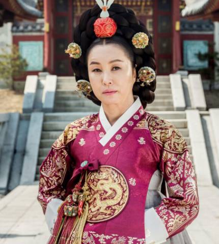 慈顺大妃与文定王后：朝鲜宫廷中的婆媳情缘与权力博弈