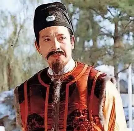 贾珍：宁国府的荒唐族长与末世推手
