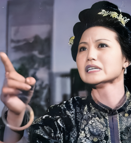 半主半奴的挣扎：解析红楼梦中赵姨娘的身份困境