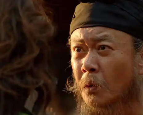 长安的荔枝红宝石匕首的主人是谁？