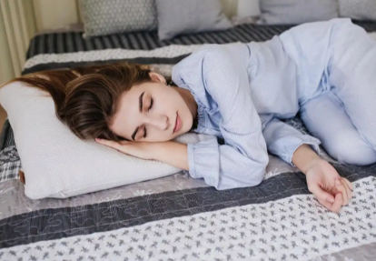 科学助眠指南：从认知到行动的快速入眠方案