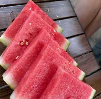 夏日“瓜”分术：从田间到冰箱的西瓜保鲜全攻略