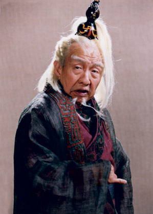 平一指与日月神教：医者江湖中的复杂纠葛
