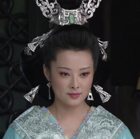 王政君：历史长河中的复杂镜像