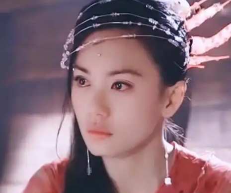 赵敏与殷素素：金庸笔下截然不同的传奇女性