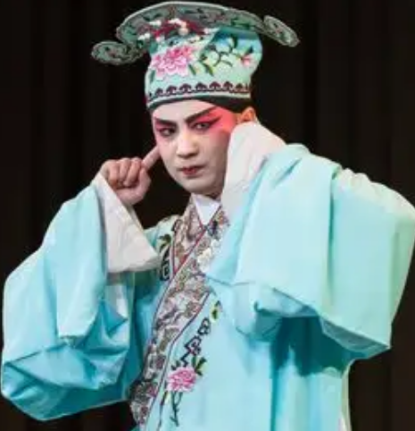 李亚仙刺目劝学：风尘中的觉醒与救赎
