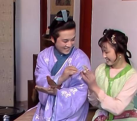 贾蔷对龄官的情意：超越阶级的真挚之爱
